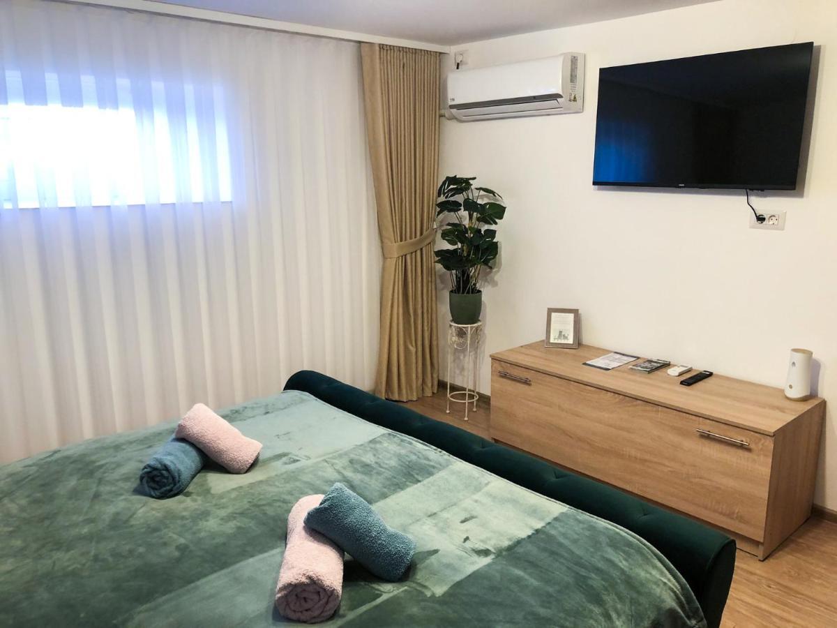 Ultra Central Apartment, Free Parking Oradea - Stray Cats Buitenkant foto